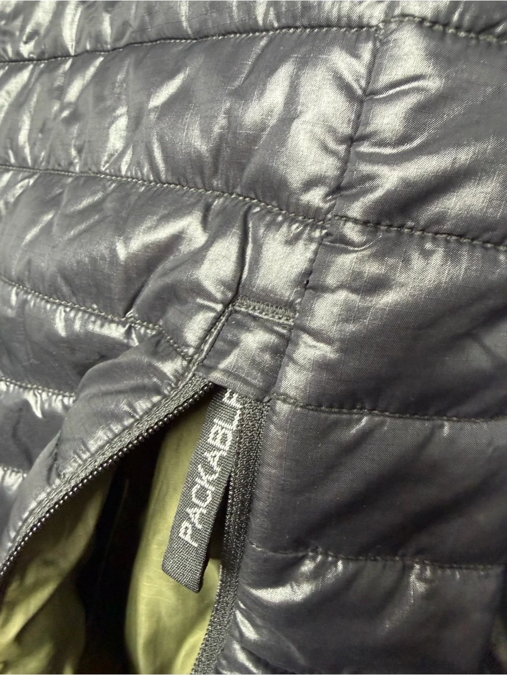 J.Crew Men's Lightweight Quilted Puffer Down Jacket Medium Black Packable